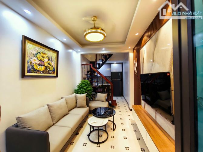 LÊ ĐẠI HÀNH -TRUNG TÂM BẬC NHẤT HAI BÀ TRƯNG - CẢ NĂM MỚI CÓ  1 CĂN BÁN - VÀI  BƯỚC RA CÔN - 1