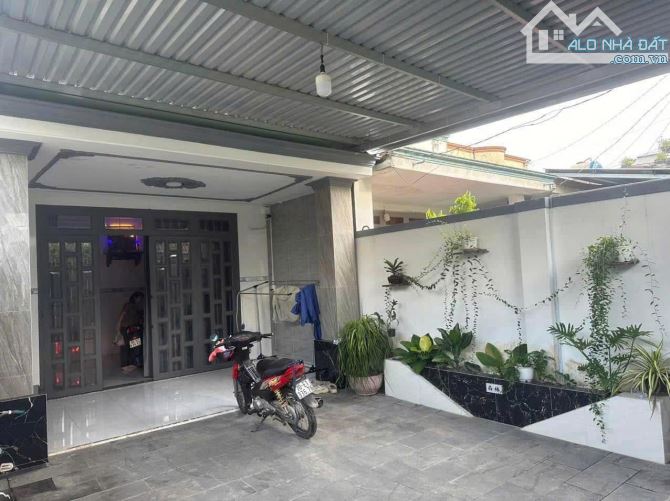 BÁN NHÀ VƯỜN BÌNH CHÁNH LÊN THỔ 90M2 TỔNG DT 205M2 800TR SỔ HỒNG RIÊNG - 1
