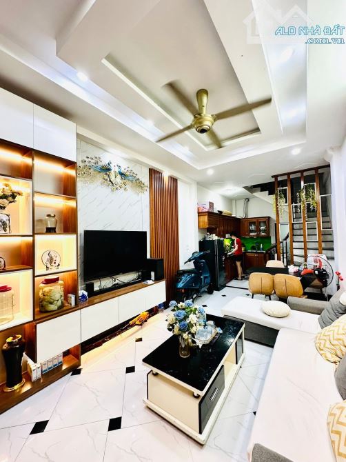 NHÀ ĐẸP Ở LUÔN - NGÕ TO RỘNG THOÁNG, GẦN PHỐ TRẦN KHÁT   30 m -5 tầng -8,8 tỷ - 1