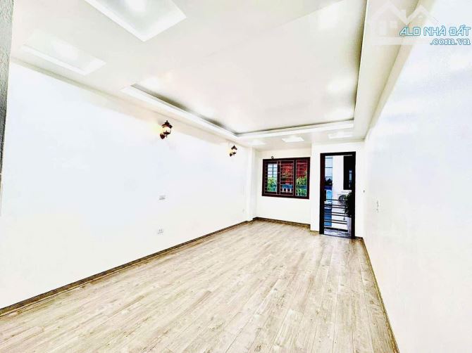 BÁN NHÀ PHÂN LÔ BÙI HUY BÍCH, HOÀNG MAI, 42M,5T,MT4M, Ô TÔ, VĂN PHÒNG, KHÔNG NGẬP. - 1