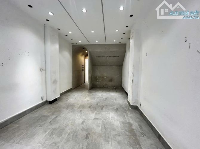 Bán NR 4 tầng HXH 8m Sư Vạn Hạnh, P. 12 Q10, DT: 60m2, sẵn dòng tiền, SHR, 19,5 Tỷ TL - 1
