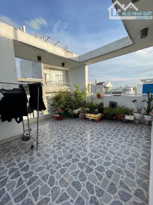 Nhà đẹp 2 mặt tiền HXH Phú Nhuận, hẻm thông, 56m2, BTCT, nội thất đẹp, SHR, khu an ninh - 1