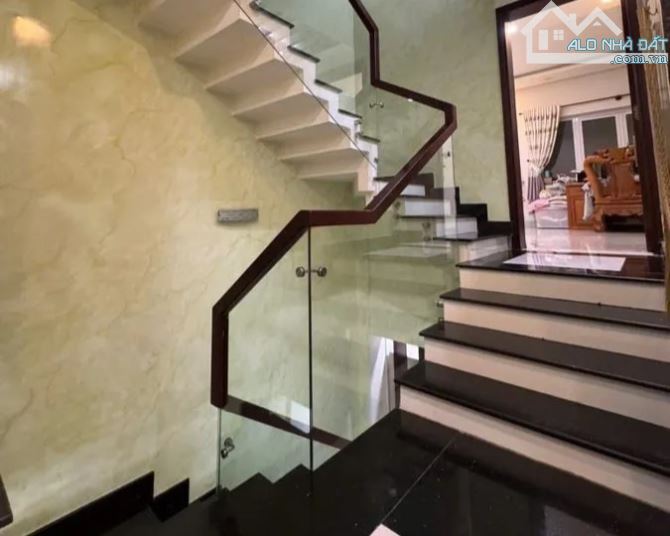 🔥 CHỈ 15 TỶ! CHDV 5 TẦNG TRẦN HƯNG ĐẠO, Q5 – 74M² (3.8X19M), 9 PHÒNG, DÒNG TIỀN 350Tr - 1