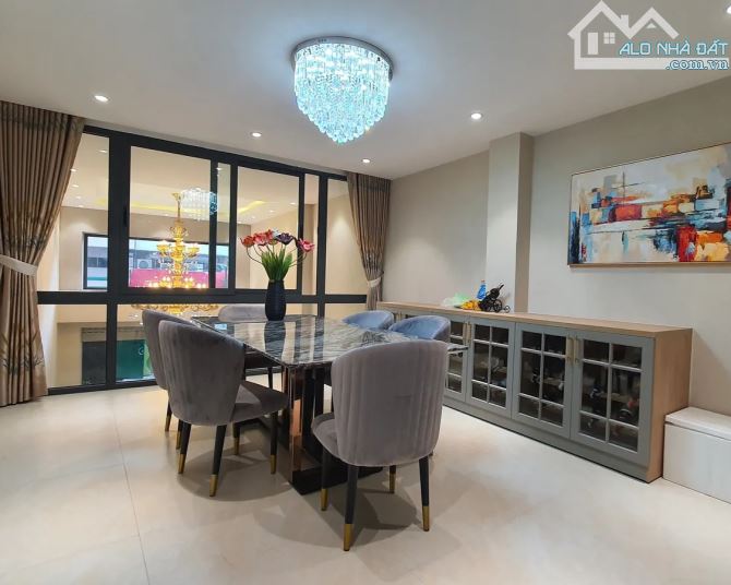 Bán Gấp! Tòa Căn Hộ Dịch Vụ 5 Tầng Trần Hưng Đạo, Q.5 – 74m², 9 Phòng, 350tr/N chỉ 15 Tỷ! - 1