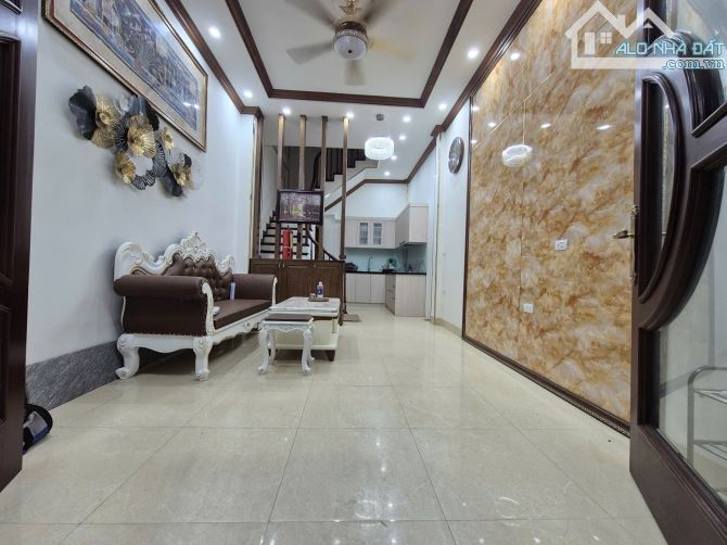 Cho thuê nhà Giáp Bát, Hoàng Mai - 3 ngủ khép kín, Full Nội thất ở ngay - 1