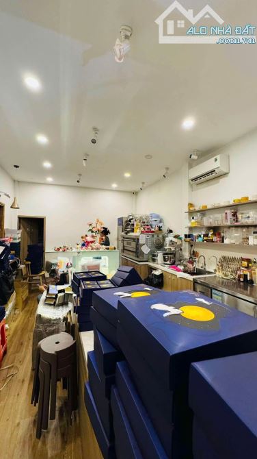 Phú Nhuận - Căn Gốc 3 Mặt Tiền Hẻm Xe Hơi - Kinh Doanh Đông Đúc - 53M - 12 TỶ - 1