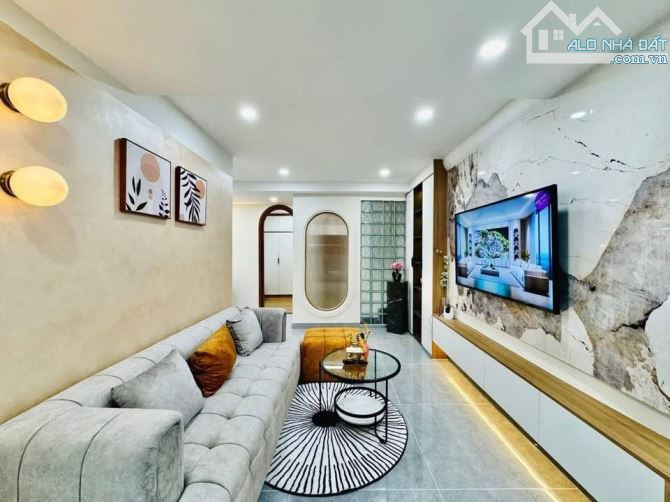 NHÀ ĐẸP XVNT , GẦN BX MIỀN ĐÔNG , 42M2 , 3PN , SÁT MẶT TIỀN , CHỈ 6,X TỶ , BÌNH THẠNH . - 1