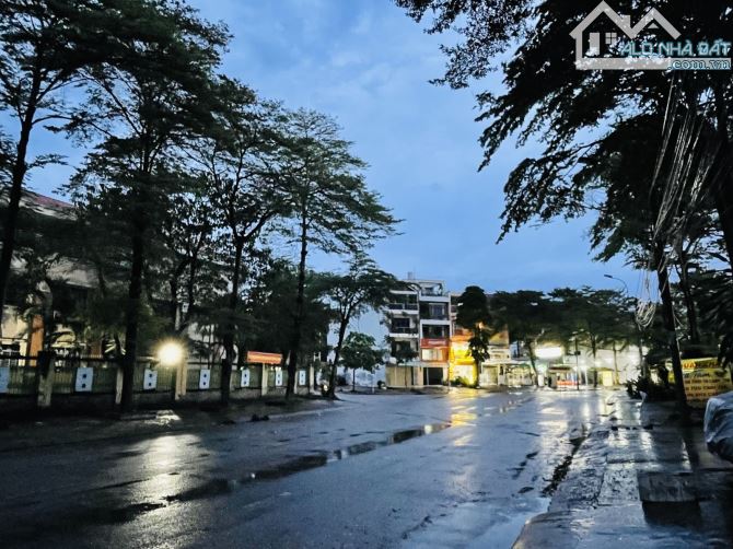 Đất mặt tiền Quận 8, 5x24, 120m2 - 1