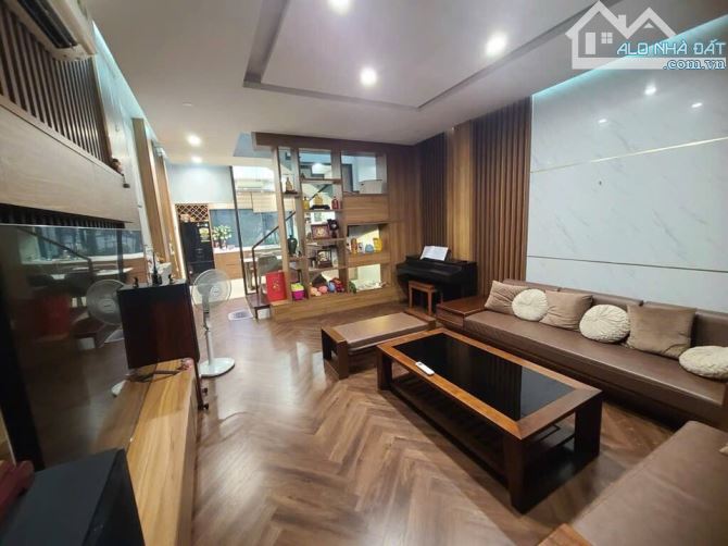 🏠CẦU GIẤY, 44M x 6T, MT 4M, Ô TÔ ĐỖ CỔNG, 2 THOÁNG ĐẸP  - CHO THUÊ 25TR/THÁNG✅ - 1
