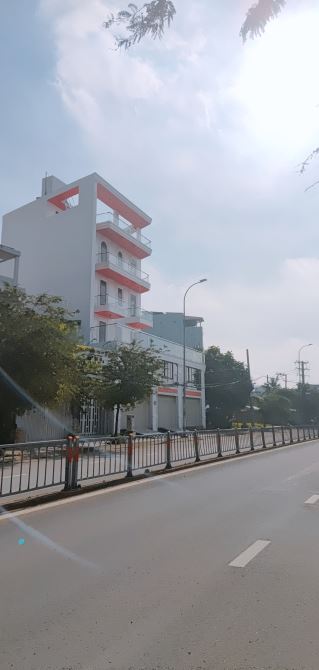 . BÁN NHÀ MẶT TIỀN LÊ CƠ – ĐƯỜNG 22M LỀ 4M – NGANG 4.2M DÀI 29M – NHỈNH 13 TỶ - 2
