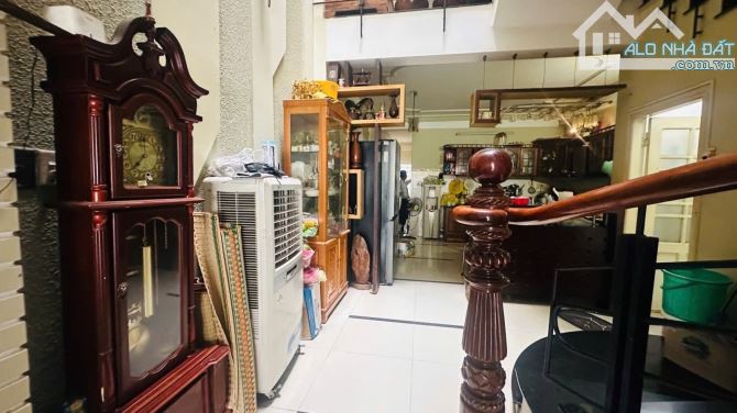 Nhà 3 tầng thiết kế hiện đại đường 5m5 Trần Văn Ơn - 1