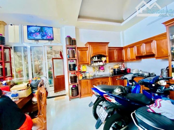 🌿 NHÀ ĐẸP NGAY CÔNG TRƯỜNG DÂN CHỦ – 60M² – NGANG 6.3M NỞ HẬU – 2 TẦNG – CHỈ 6.2 TỶ 🌿 - 1