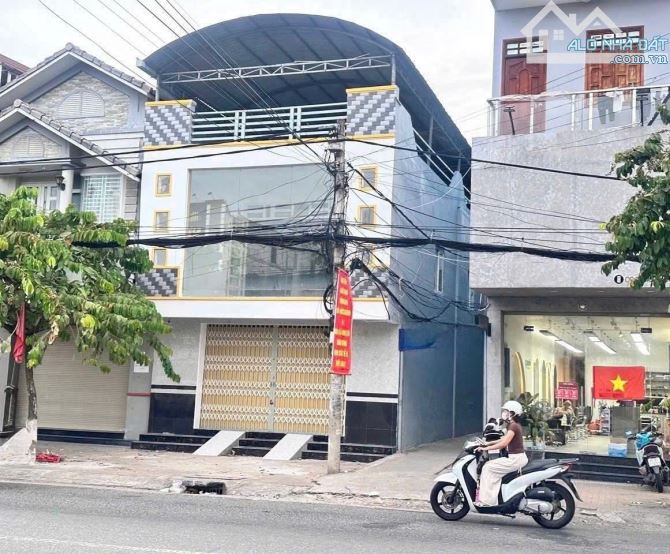 Cho thuê nhà 2 tầng góc 2 mặt tiền dtsd 211m² đường cmt8 cần thơ giá 26 triệu - 1