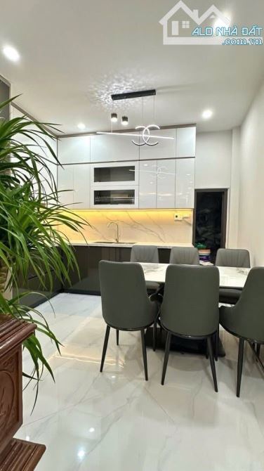 🏠CẦU GIẤY, HƠN 7 TỶ, 37M x 4T, MT 3.7M - DÂN TRÍ CAO🚘 10M RA Ô TÔ TRÁNH - 1