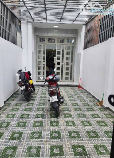 NHÀ 3 TẦNG MẶT TIỀN KINH DOANH – TÂN THỚI NHÌ, HÓC MÔN - 1