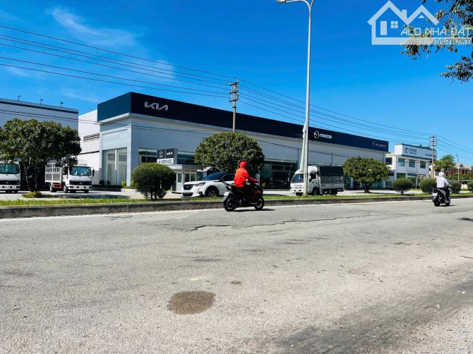 Bán Nhà 3 Tầng Mặt Tiền Nguyễn Văn Linh Đối Diện ShowRoom Thaco Huế Gía 5.x tỷ - 1