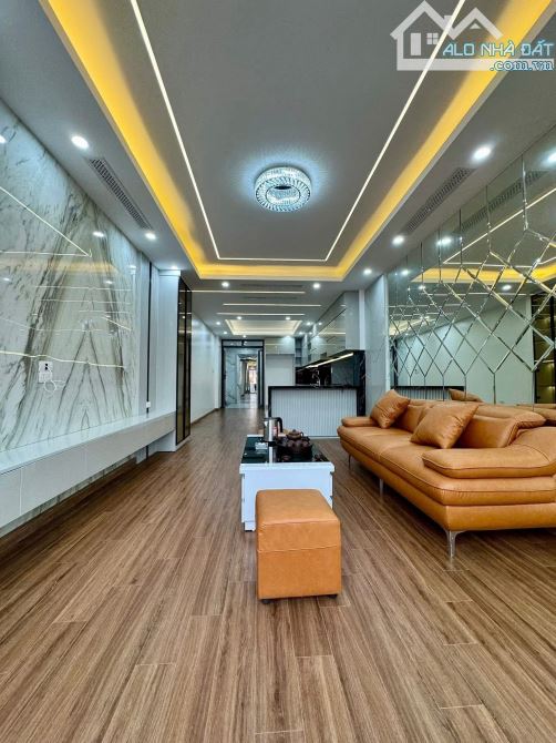 Phân lô ô Tô ngủ Trong nhà hoàng mai quận 5 Tầng Thang Máy nhỉnh 6 Tỷ - 1