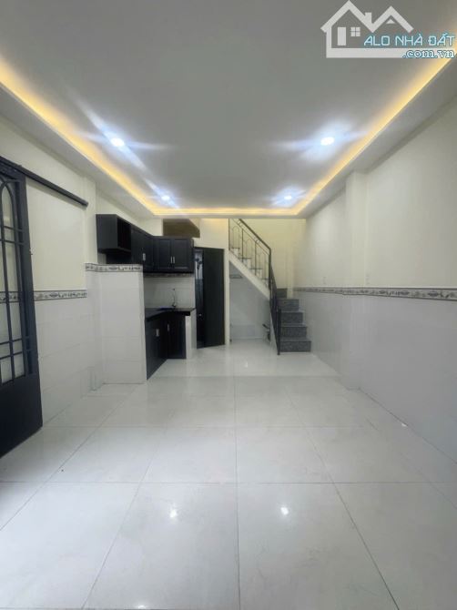 Nhà gần hxh - SHR - Không quy hoạch - Không lộ giới - Hướng Tây - 1
