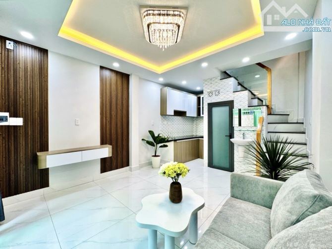 Bán nhà Hoàng Hoa Thám P5 Bình Thạnh 2 tầng  ở ngay chỉ hơn 4 tỷ - 1