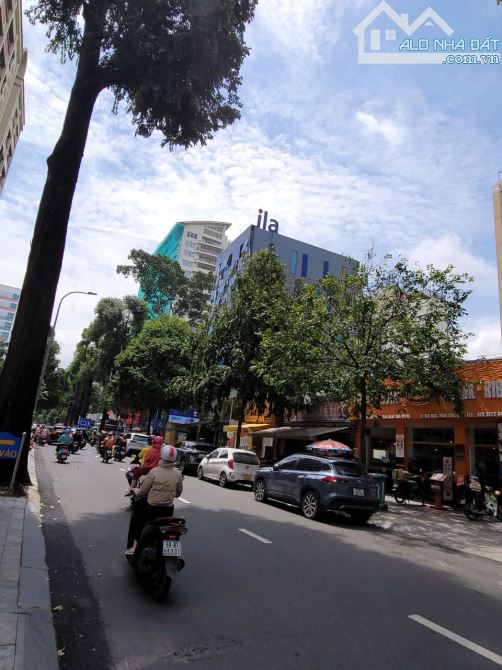 Bán Tòa Nhà BUILDING Mạc Đĩnh Chi ,Q1 -9,5x22,5m- 10 tầng -HDT:400 triêu- Giá : 240 tỷ - 1