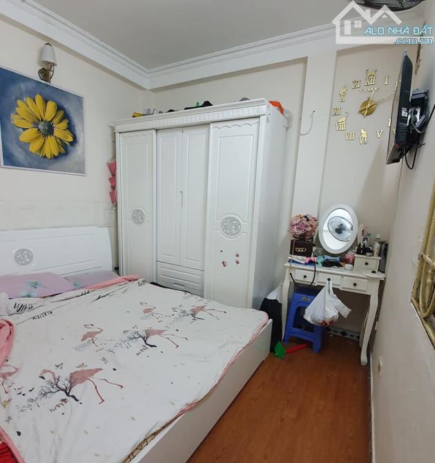 Bán nhà Yên Lãng, Đống Đa: 15m2*4T chỉ 2 tỷ 26 có sổ, 2 ngủ, thoáng sáng, nhà chắc chắn, y - 1