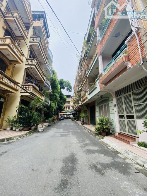Bán đất Trần Cung  Phạm Văn Đồng, ô tô đỗ cửa, sát phố, xây CHDV cực đẹp, 85m² MT 5m giá 1 - 1