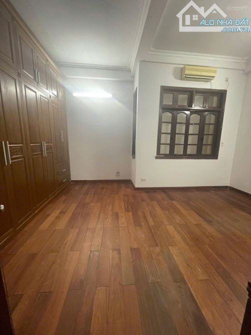 Cho thuê nhà ngõ Nguyễn Chí Thanh dt 30mx 5 tầng, 3  pn, 4wc, 11tr - 1