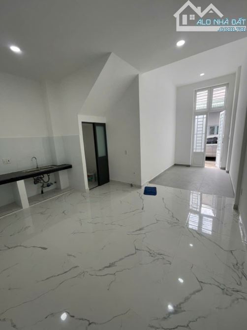 CHO THUÊ NHÀ MỚI CẤP 4 80M2 2PN 1WC HẺM OTO ĐƯỜNG 6 SÁT PHẠM VĂN ĐỒNG LINH TÂY - 1