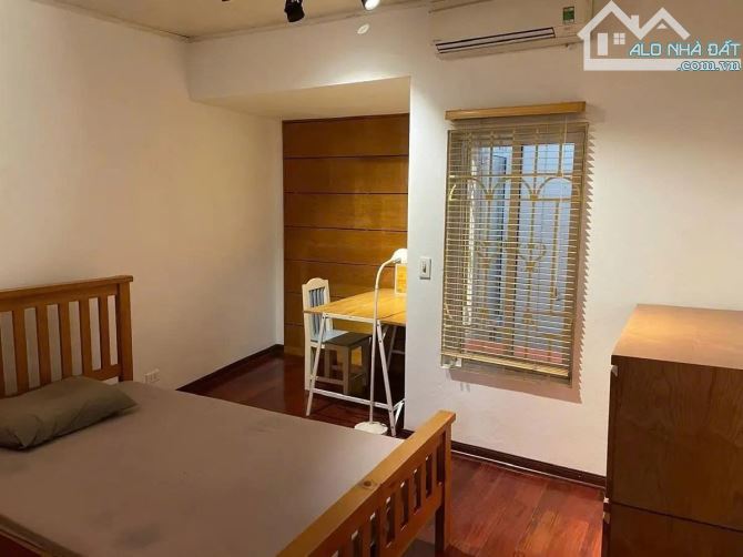 Bán nhà Hồ Ba Mẫu 35m2 mặt tiền 4m nhà đẹp chỉ 8.8 tỷ hiếm quận Đống Đa - 1