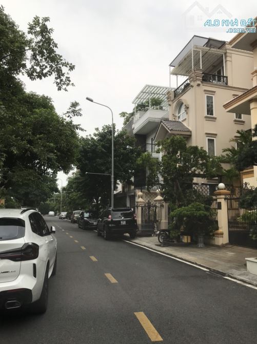 Bán nhà khu biệt thự 357A Nguyễn Trọng Tuyển Quận Tân Bình, DT: 9x 16m, giá chỉ 45 tỷ tl - 1