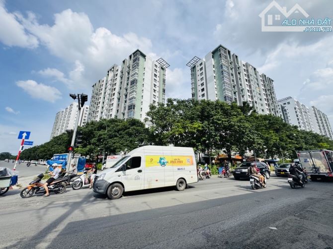 Ô TÔ VÀO NHÀ 4 TẦNG ĐẸP NGAY AEON MALL TÂN PHÚ - 4.6X12M - HƠN 6 TỶ - 1