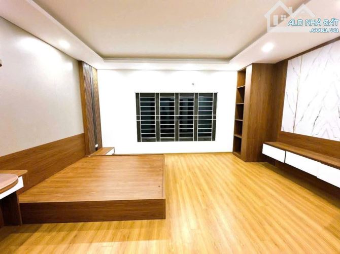 Chỉ 5,9 tỷ có ngay nhà LIÊN MẠC giáp với HV Tài Chính - Nhà mới 5 tầng - LÔ GÓC, full NT - 1