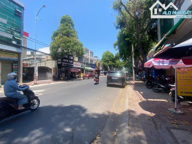 Bán Nhà 1 trệt 2 lầu - Phường 4 - 64M2 (4x16)M - Giá: 9.5 Tỷ (TL) - 1