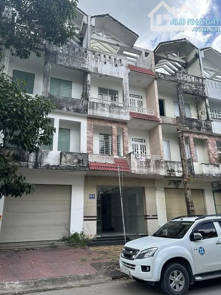 Bán nhà lầu trục chính đường bùi quang trinh giá dưới 6 tỷ - 1