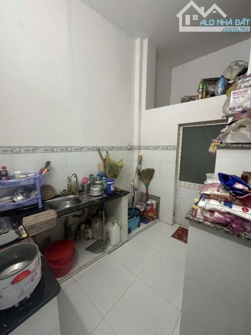 Bán gấp nhà Bình Tân hẻm xe hơi còn mới đẹp (4mx7m) chỉ hơn 2 tỷ - 1