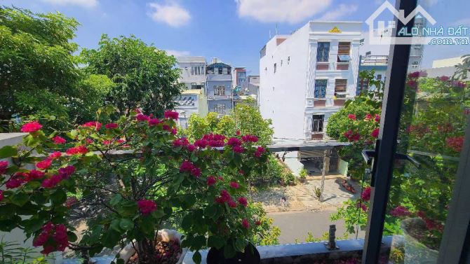 Bán lô đất 2MT trước sau đường Đặng Văn Ngữ và An Hòa 8. 100m2- View công viên, sát chợ - 1