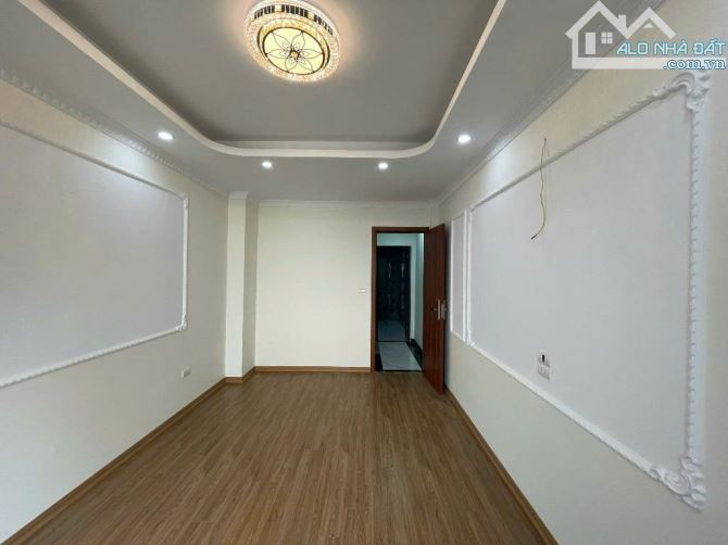 Bán Gấp Nhà Mới Đông Ngạc 31m2,5 tầng,đầy đủ nội thất, oto tránh 15m 6 tỷ hơn - 1