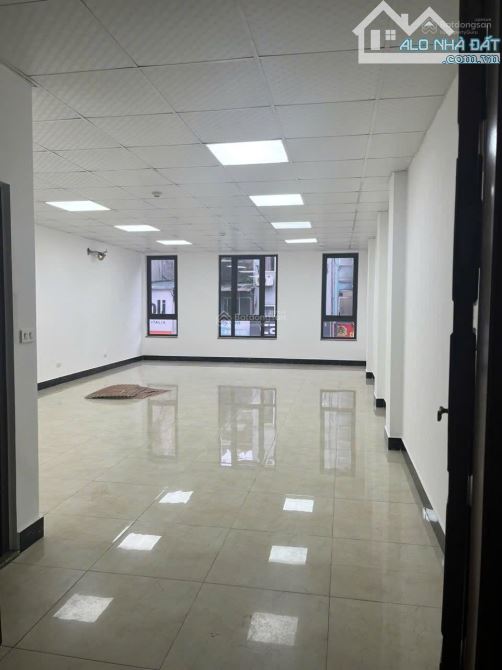 Cho thuê mặt bằng Lạc Trung - 40m2 - MT 5,7m - 30tr/tháng - 1