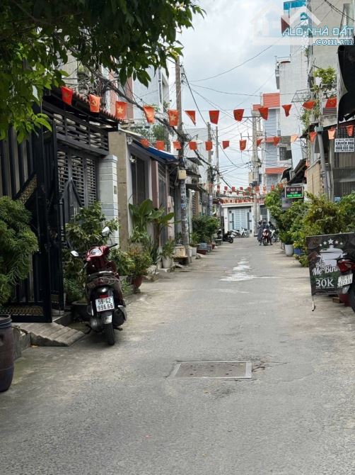 BÁN NHÀ HẺM LÊ VĂN KHƯƠNG , THIẾT KẾ PHONG CÁCH ÂU , TRẺ TRUNG VÀ ĐẸP LUNG LINH - 1