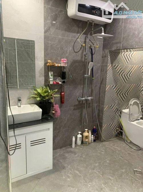 Bán đất tặng nhà Sở Dầu, Hồng Bàng 56m2 đường 5m thông chỉ 2,x tỷ. - 1