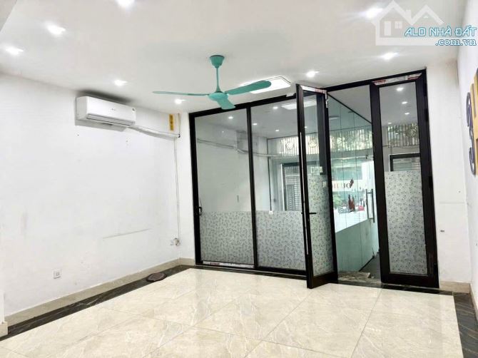 Cho thuê tòa nhà 6 tầng thang máy dt 100m/1 tầng tại khu TC5 Yên Xá, - 1