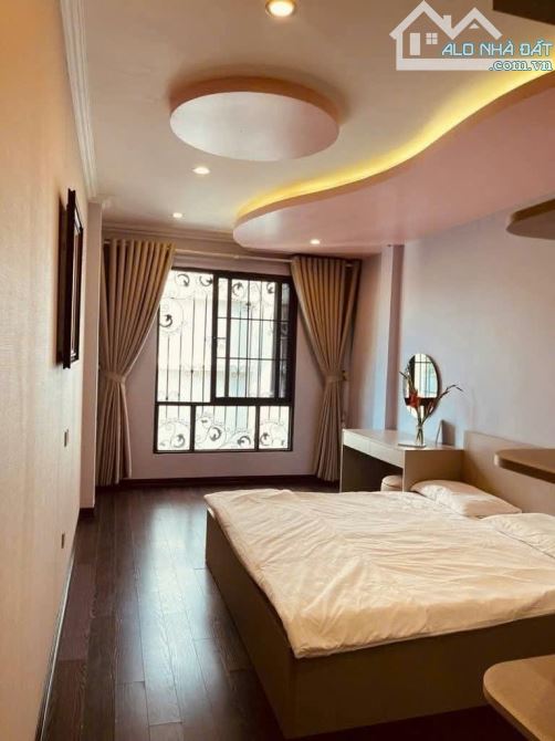 PHÚ THƯỢNG TÂY HỒ - DÂN XÂY – 7 CHỖ ĐỖ CỬA- NHỈNH 9 TỶ - 1