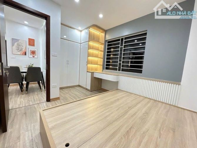 Bán nhà Cc CT3 Bắc Linh Đàm, HN, DT 68m2, giá bán 5.1 tỷ 🔥Mô tả: ☀️ Nhà lô góc view công - 1