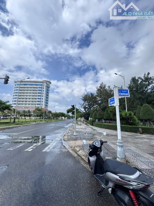 Bán lô đất 276m2 - Đất Xây cao tầng - MT Đường Phan Tứ trục đường 10,5m sát Biển Mỹ Khê - 1