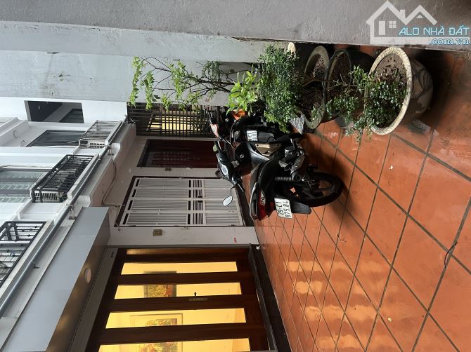 Cần bán gấp nhà 5 tầng phố Ngọc lâm , 20m ra ngõ thông ô tô , 200m lên cầu chương dươnbie - 1