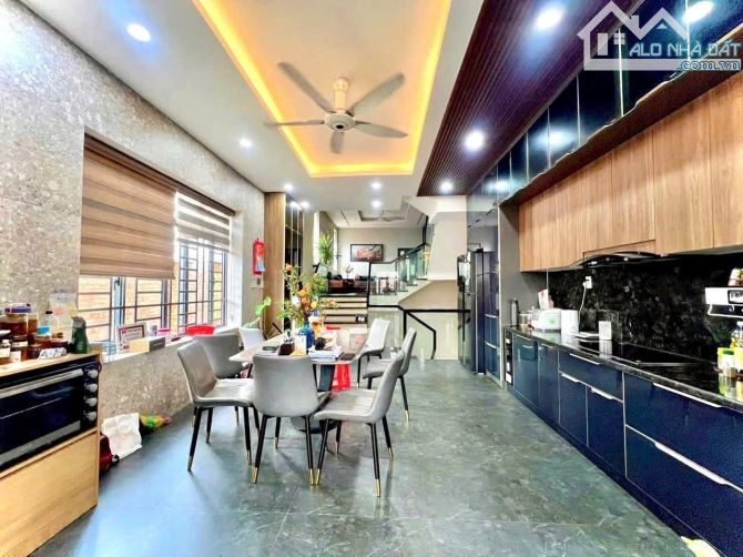 Bán nhà mặt tiền góc 2 mặt tiền 1 trệt 3 lầu p. Tân Hiệp - 1