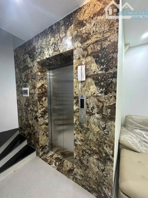 Bán nhà Dương Quảng Hàm, Hơn 9 tỷ, 40m, 6 tầng thang máy, ngõ nông - 1