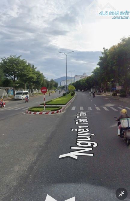 Bán gấp lô đất mặt tiền đường Nguyễn Tất Thành. DT 230m2 giá 34 tỷ - 1