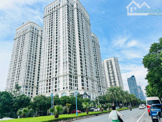 BÁN NHÀ PHÂN LÔ KHU VIP AN DƯƠNG VƯƠNG – DIỆN TÍCH 65M 4TẦNG THANG MÁY GIÁ 32 TỶ. - 1