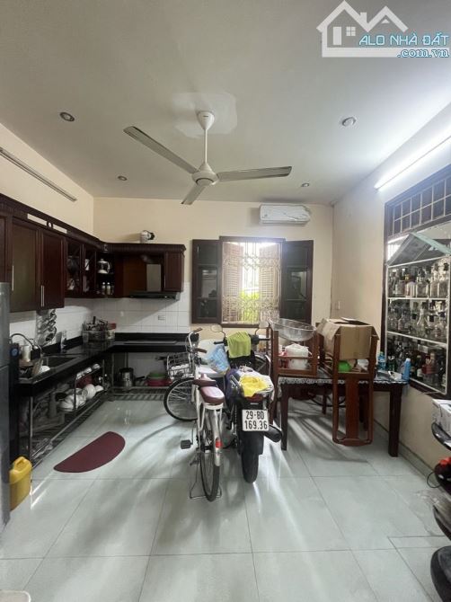 NHÀ ĐẸP DÂN XÂY 5 TẦNG CHẮC CHẮN – HAI THOÁNG VĨNH VIỄN – KHU QUÂN ĐỘI YÊN TĨNH, AN NINH T - 1